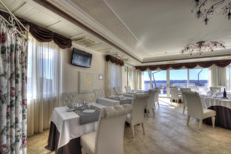 Hotel Madonna Delle Grazie Ceglie Messapica Exterior photo